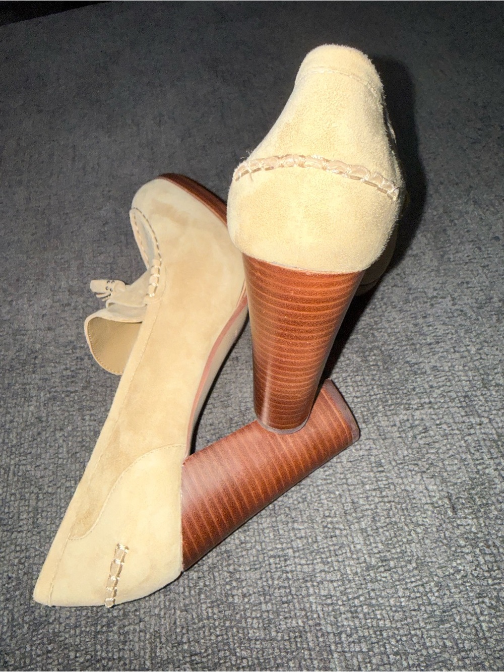 Vince Camuto Cefinlyn Suede Tassel Loafer Pumps Beige Size 11M Block Heel - Picture 2 of 16